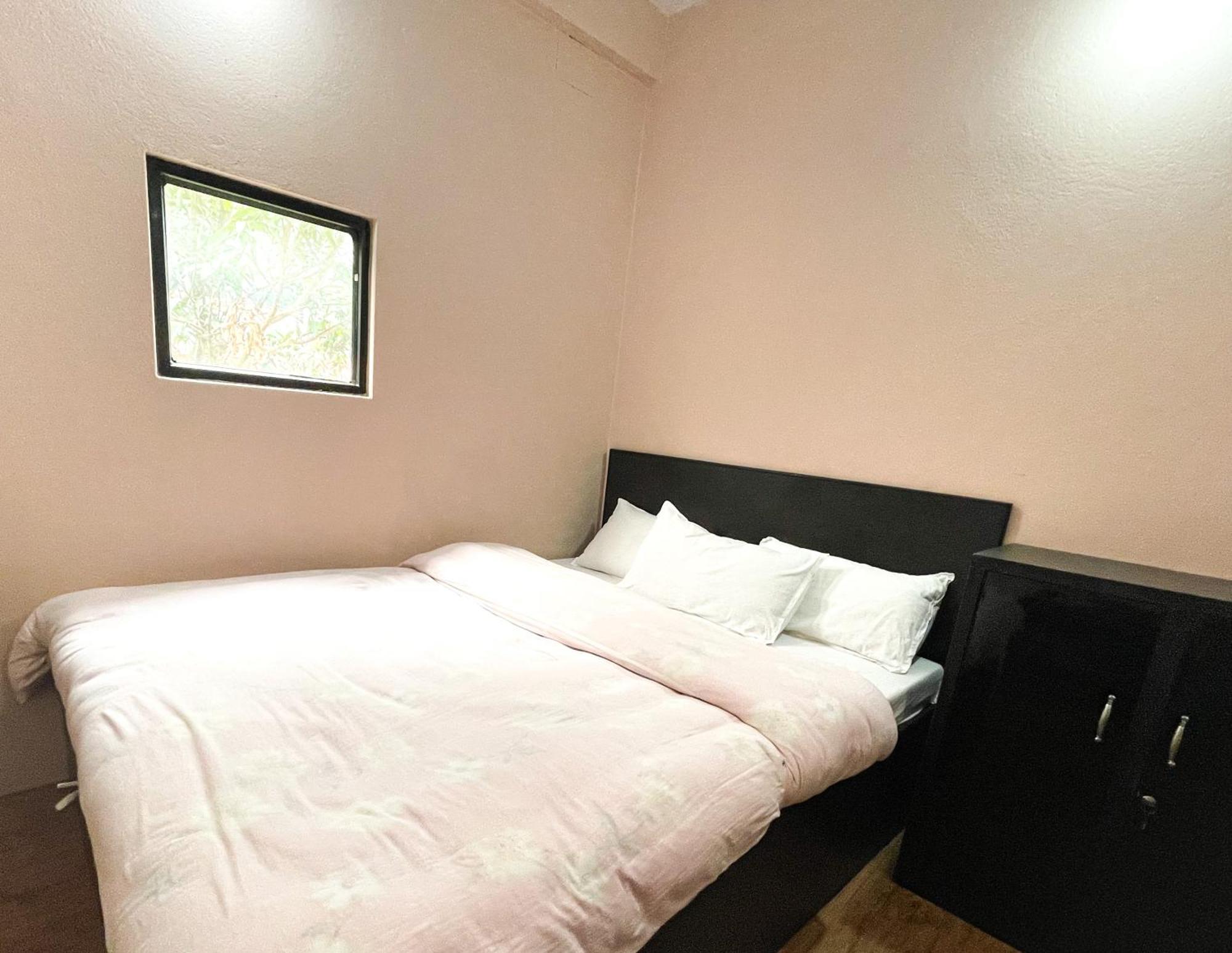 Yuriko Guest House Покхара Екстер'єр фото