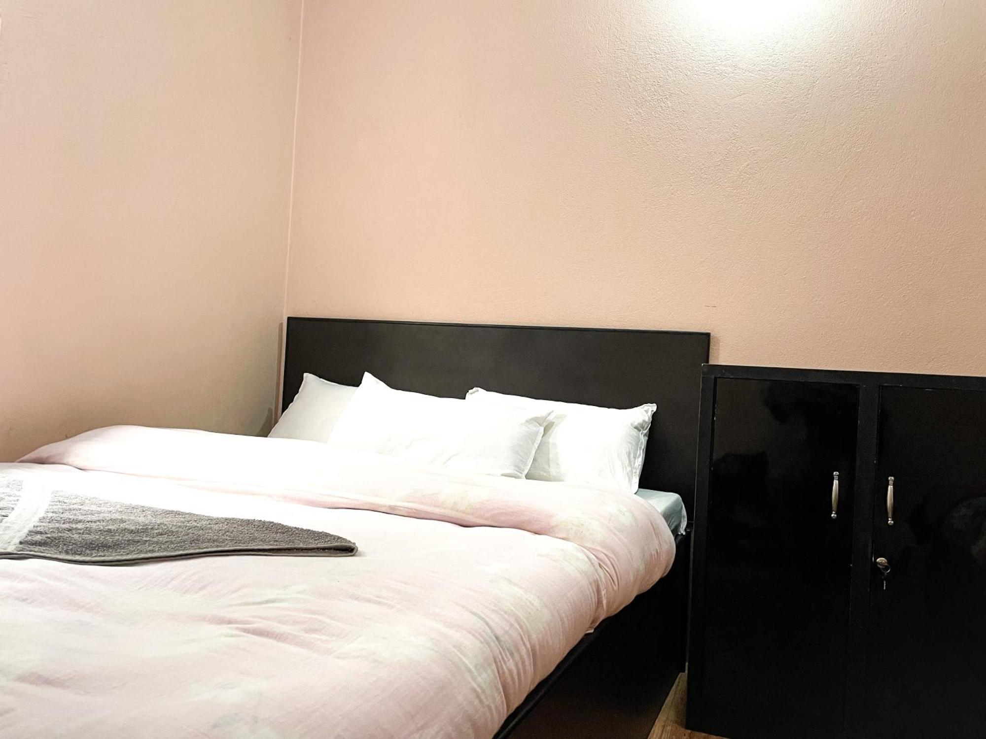 Yuriko Guest House Покхара Екстер'єр фото